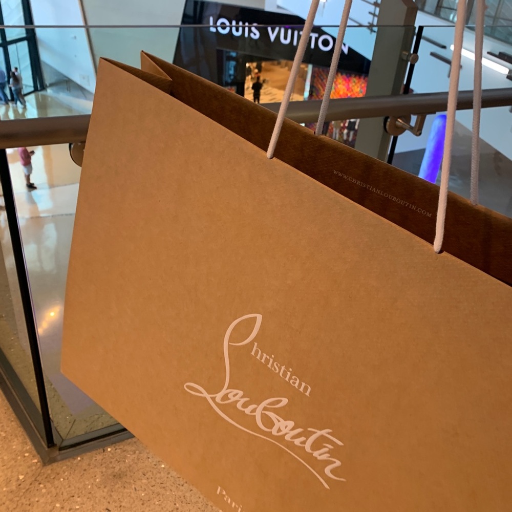 Meet your Posher, Nini